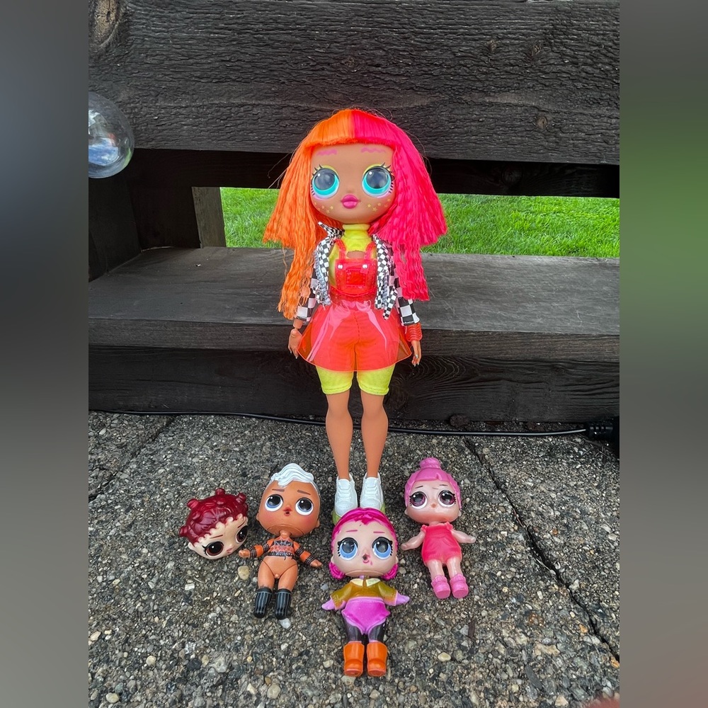 LOL! Surprise Dolls